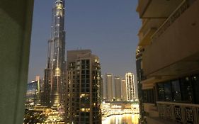 Downtown Boulevard One Bedroom Apt In 29 Blvd غرفة وصالة Burj & Fountain View Master Bedroom Plus 2 Single Beds In Living Room