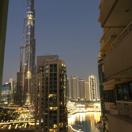 Downtown Boulevard One Bedroom Apt In 29 Blvd غرفة وصالة Burj & Fountain View Master Bedroom Plus 2 Single Beds In Living Room Dubai Exterior photo