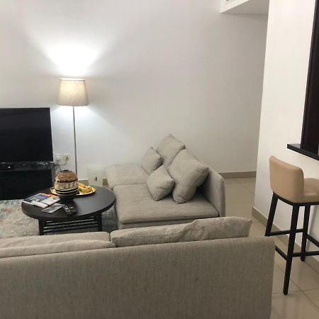 Downtown Boulevard One Bedroom Apt In 29 Blvd غرفة وصالة Burj & Fountain View Master Bedroom Plus 2 Single Beds In Living Room Dubai Exterior photo