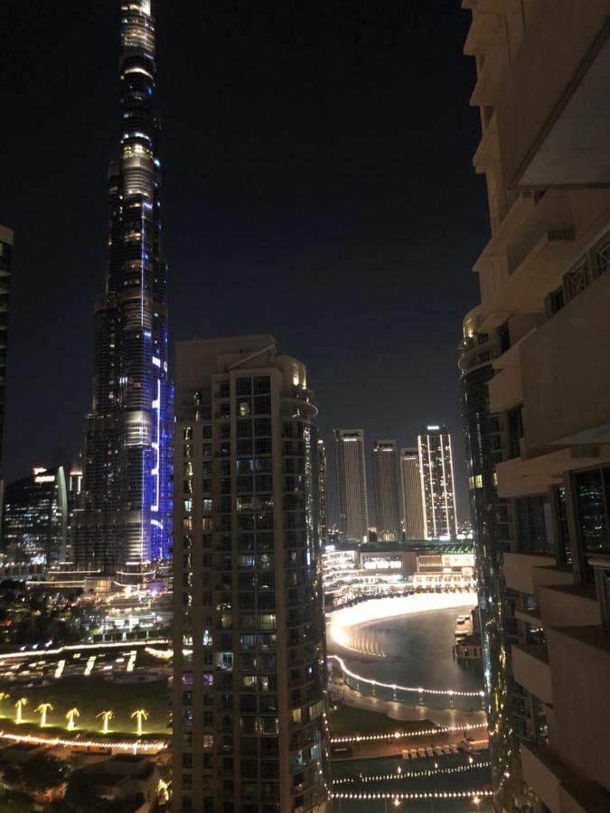 Downtown Boulevard One Bedroom Apt In 29 Blvd غرفة وصالة Burj & Fountain View Master Bedroom Plus 2 Single Beds In Living Room Dubai Exterior photo
