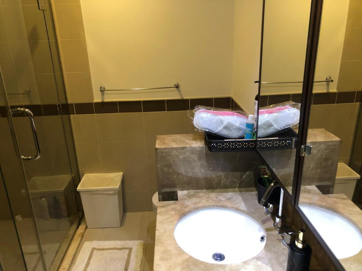Downtown Boulevard One Bedroom Apt In 29 Blvd غرفة وصالة Burj & Fountain View Master Bedroom Plus 2 Single Beds In Living Room Dubai Exterior photo