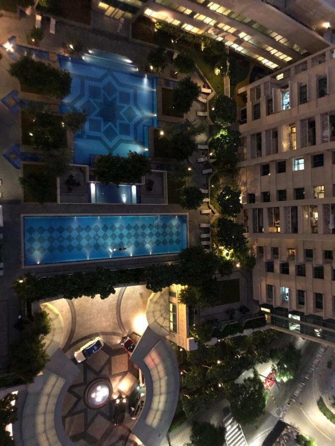 Downtown Boulevard One Bedroom Apt In 29 Blvd غرفة وصالة Burj & Fountain View Master Bedroom Plus 2 Single Beds In Living Room Dubai Exterior photo