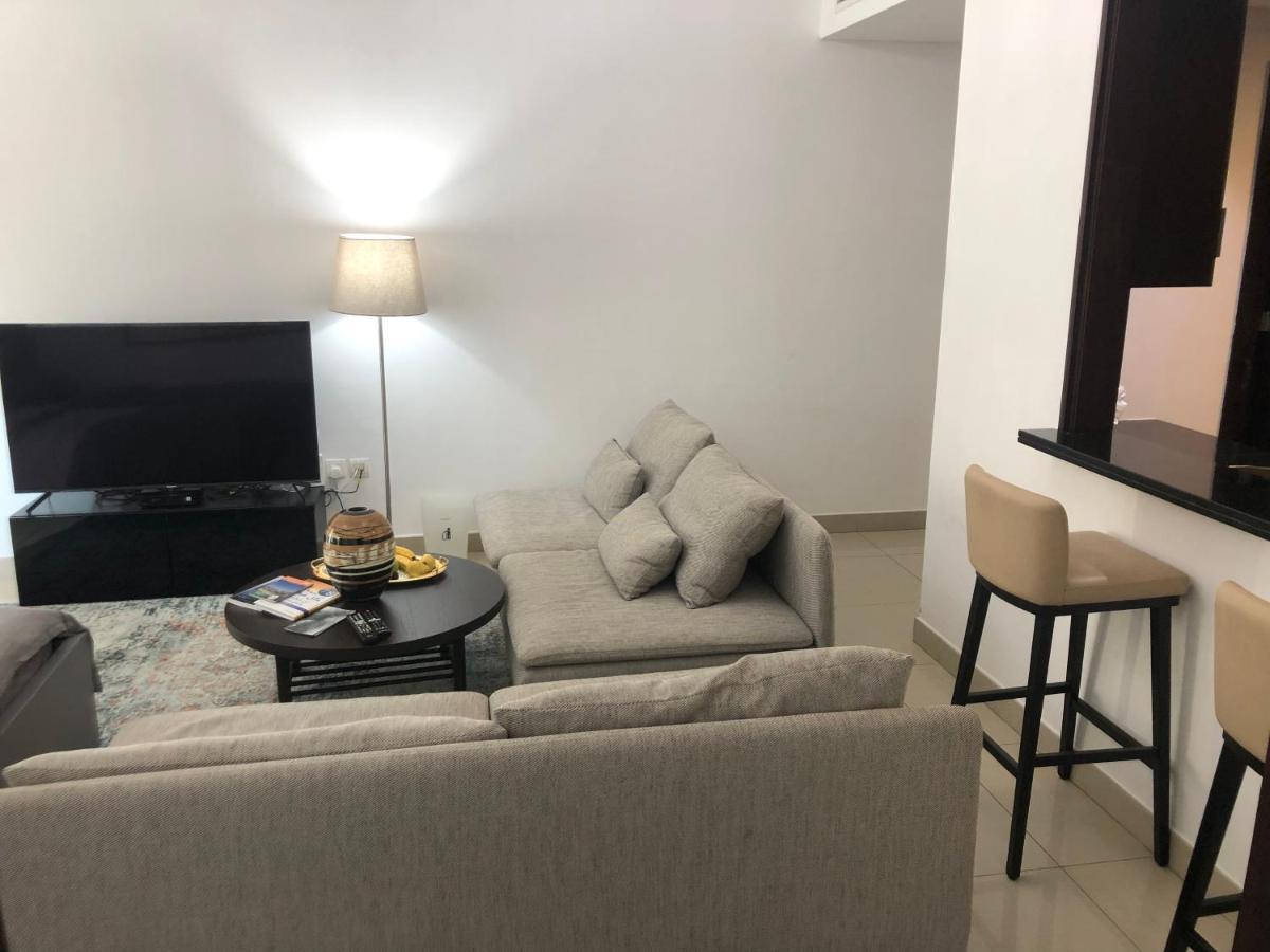 Downtown Boulevard One Bedroom Apt In 29 Blvd غرفة وصالة Burj & Fountain View Master Bedroom Plus 2 Single Beds In Living Room Dubai Exterior photo